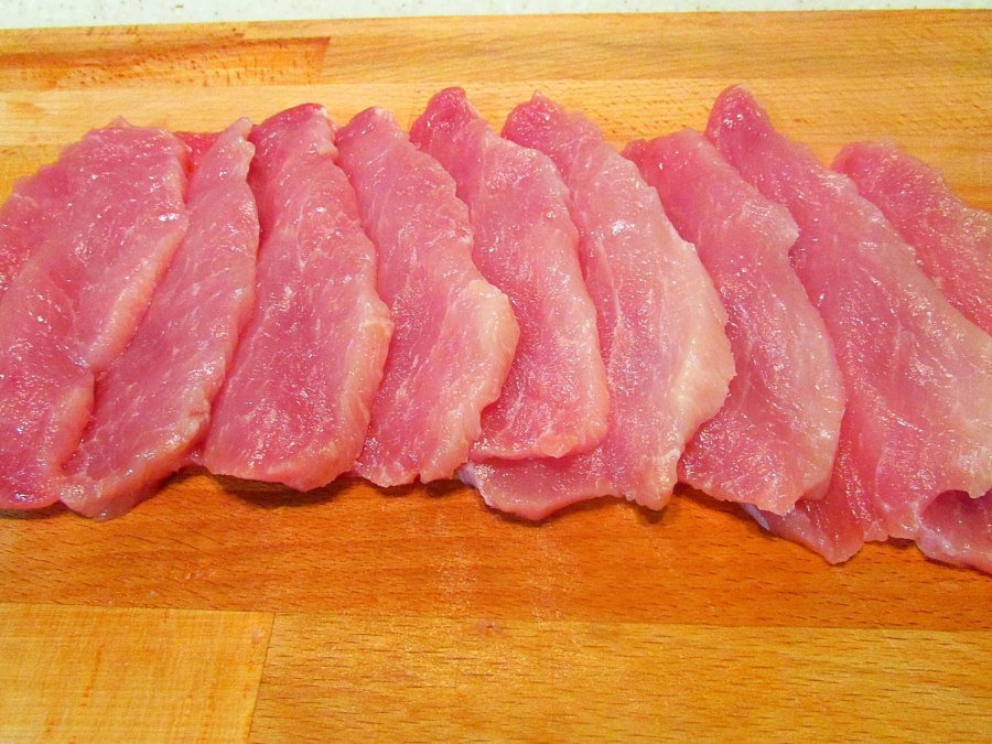 Свинина порезанная кусочками