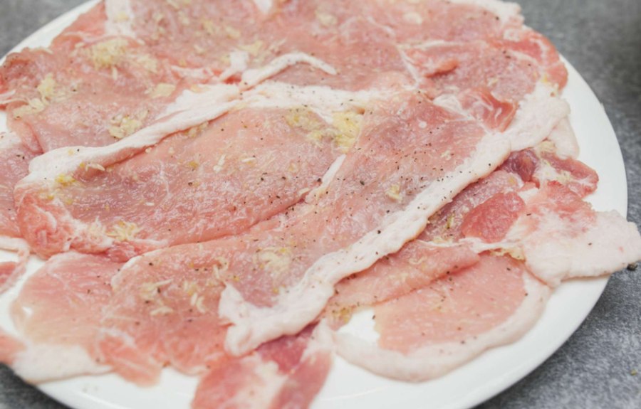 Тонкие ломтики свинины