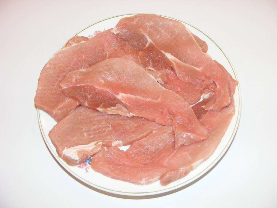 Тонкие ломтики свинины