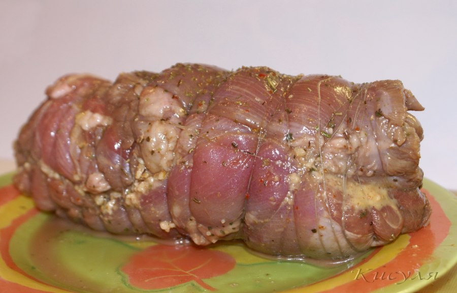 Мясные рулеты из индейки