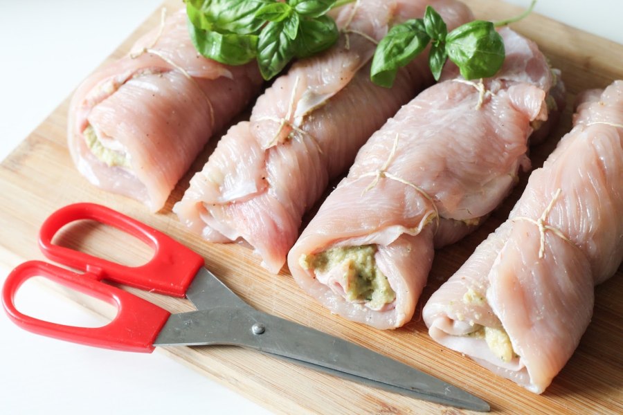 Рулетики из индейки с ветчиной