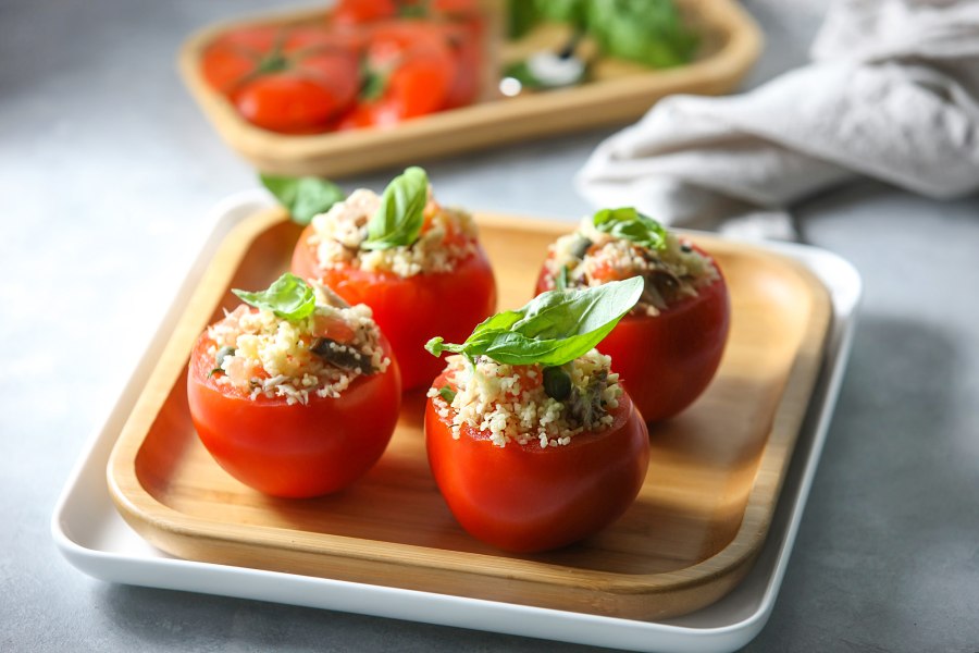 Помидоры фаршированные пастой океан