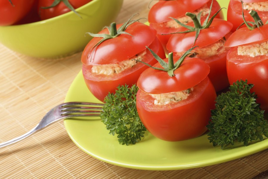 Помидоры с сыром в духовке