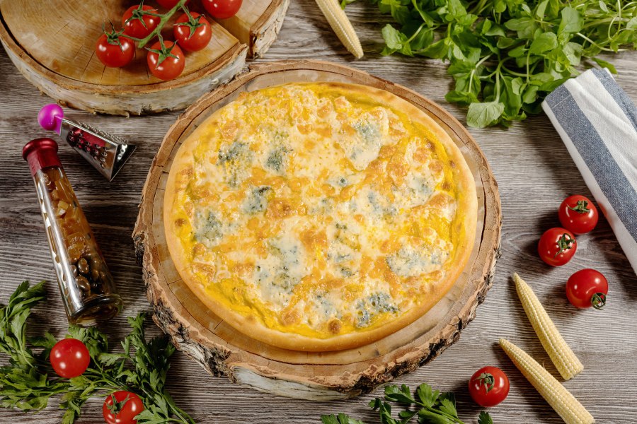 Пицца quattro formaggi