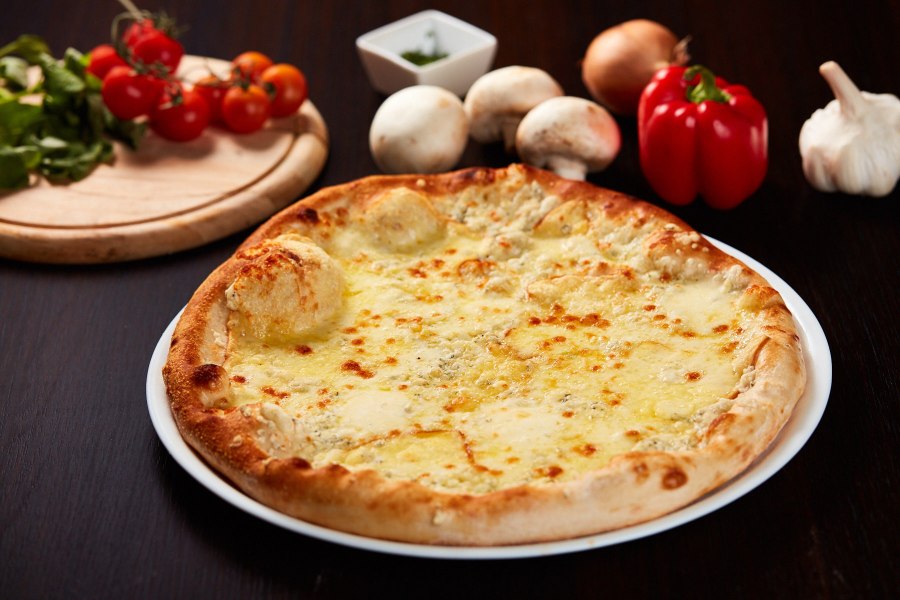 Пицца кватро Формаджи