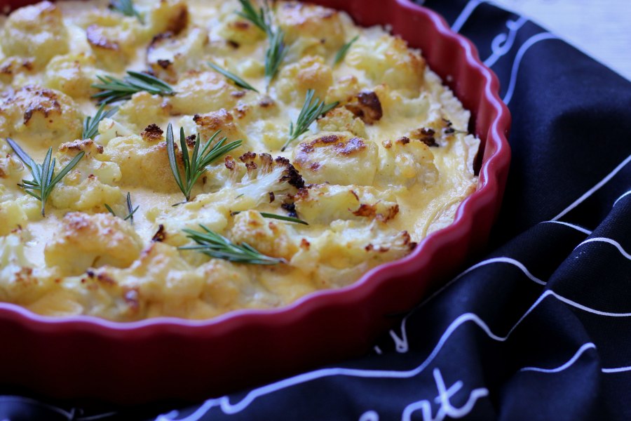 Заливной пирог с цветной капустой