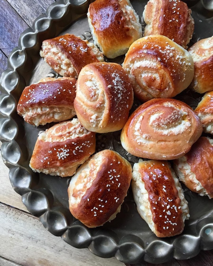 Булочки веселая семейка со штрейзелем