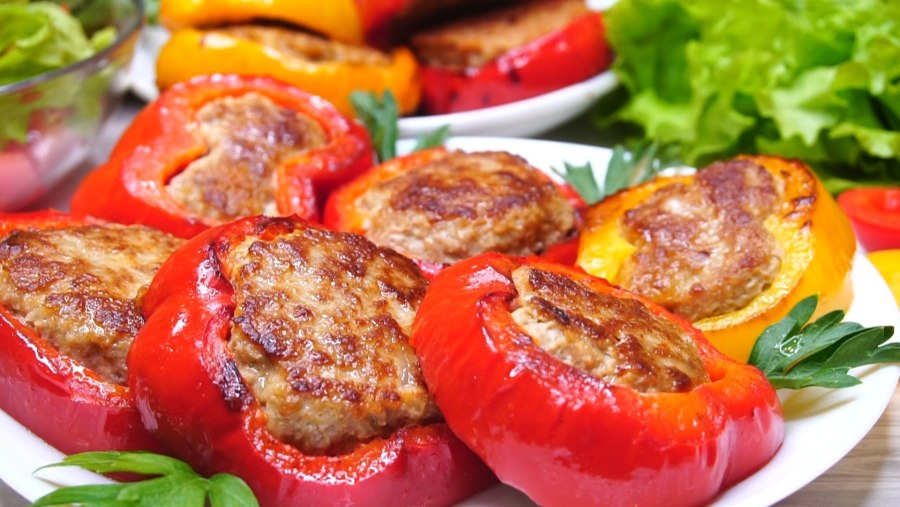 Запеченные фаршированные перцы