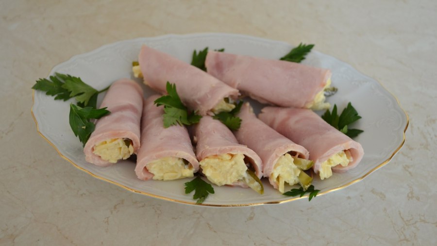 Ветчинные рулетики