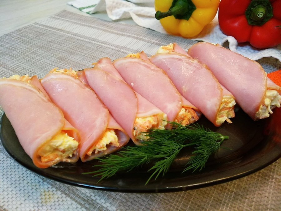 Ветчинные рулетики с корейской морковью