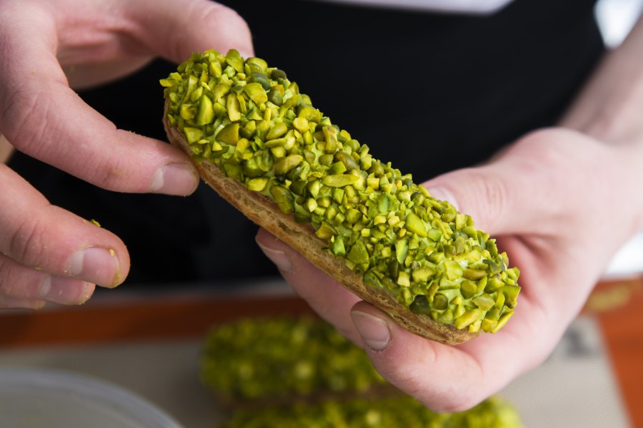 Фисташковое много