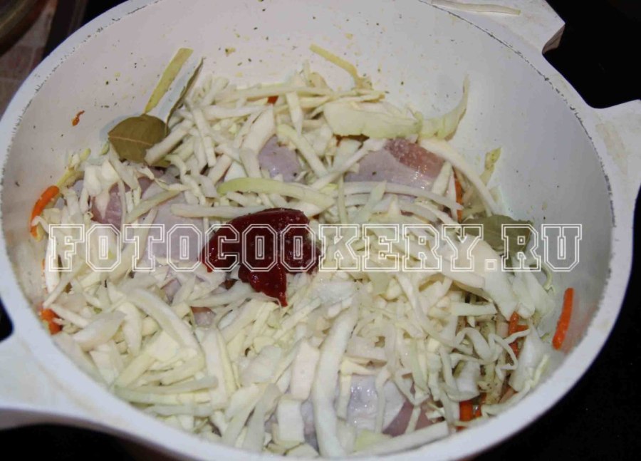 Тефтели с квашеной капустой в духовке