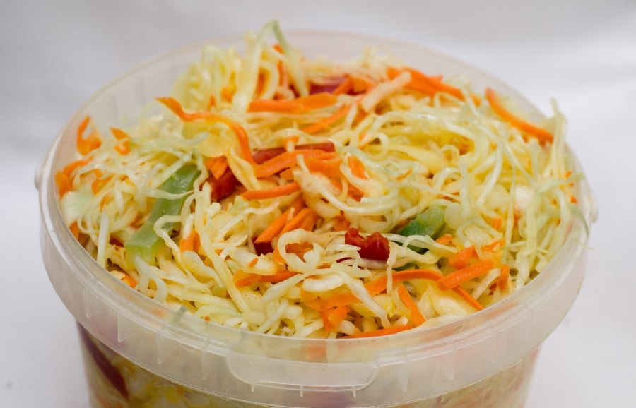 Зимний салат из капусты