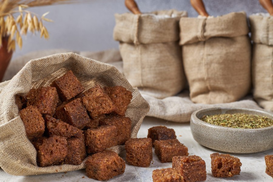 Сухарики три семерки 500г с чесноком