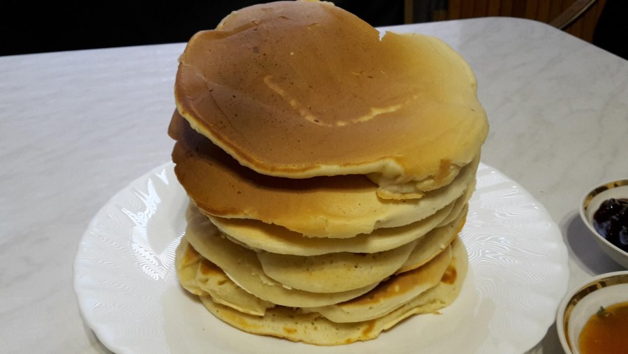 Красивые банановые панкейки