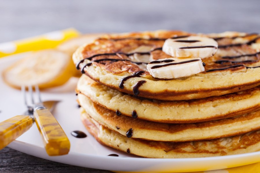 Панкейки на кефире с бананом