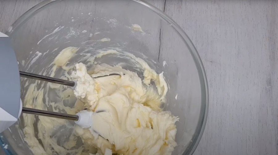 Вафельные трубочки с белковым кремом