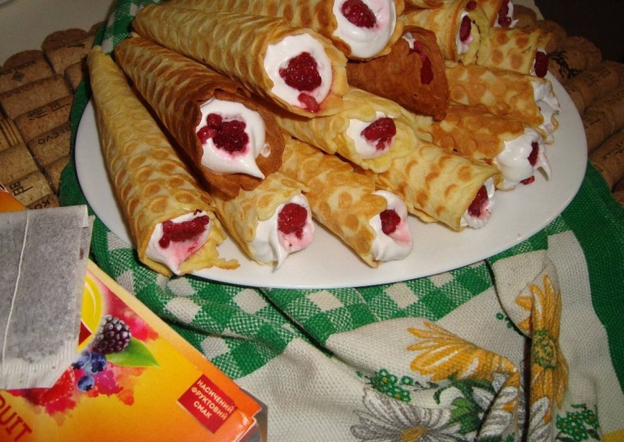 Трубочки с белковым кремом на Хэллоуин