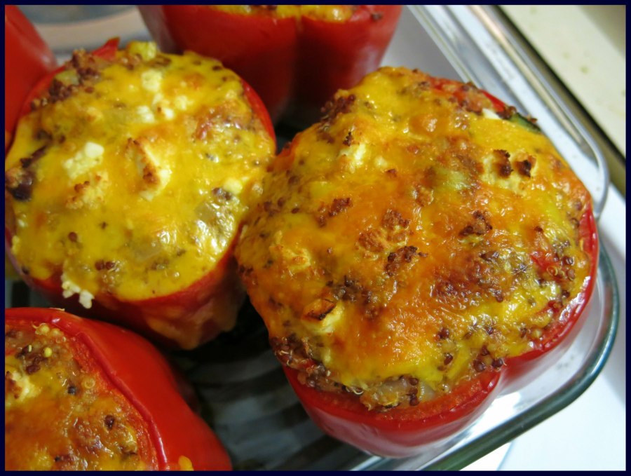 Перец фаршированный сервелатом