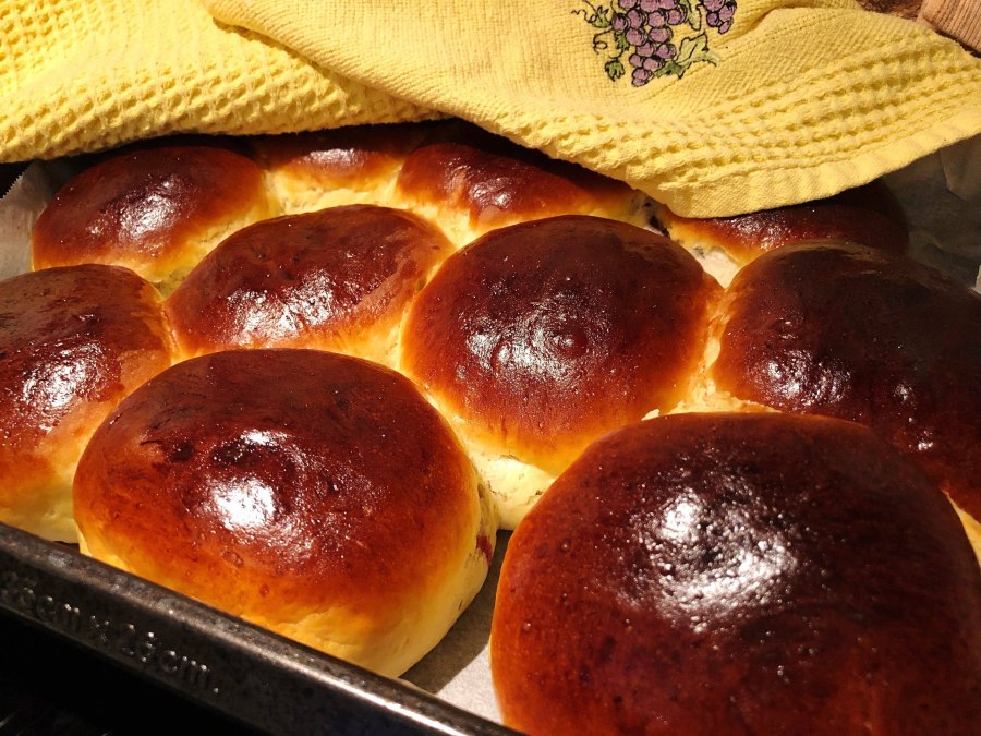 Плюшки из дрожжевого теста