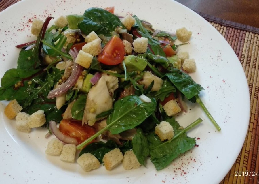 Микс салат с авокадо