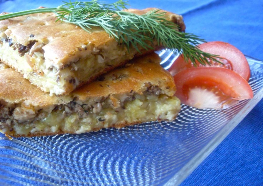 Пирог с консервой рыбной и рисом