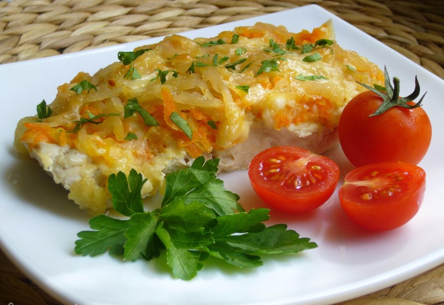 Минтай в духовке с морковью и луком