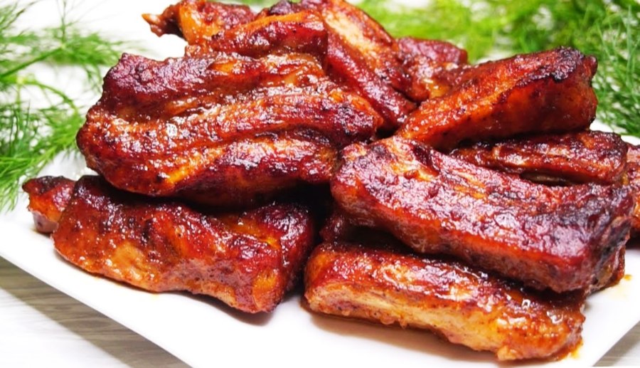 Ребрышки по канадски с яблочным пюре