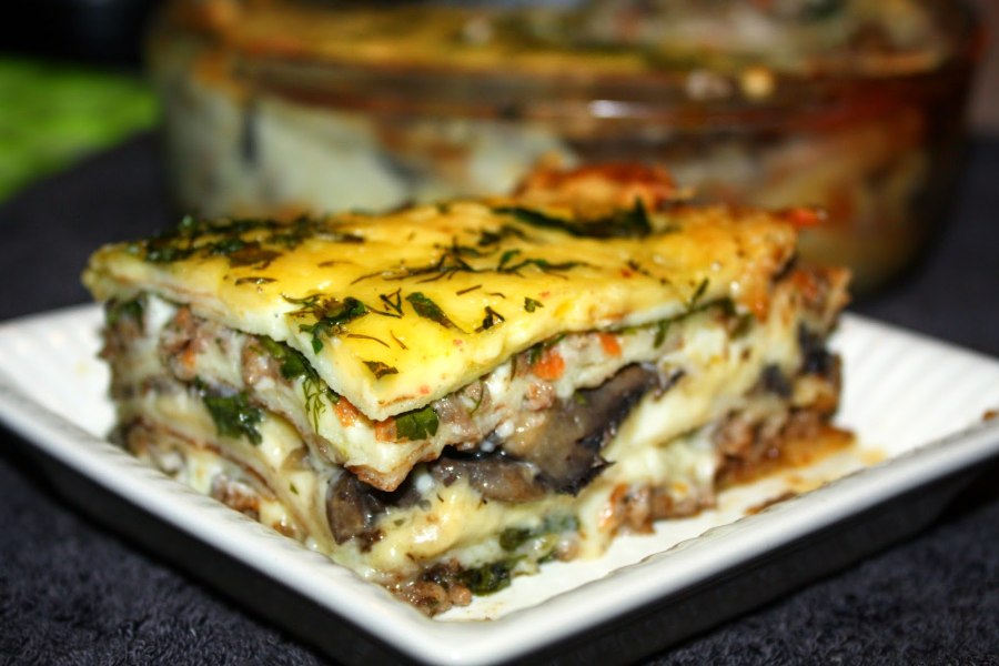 Запеканка из фарша и брокколи