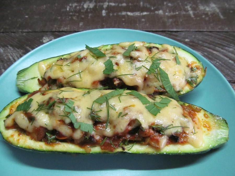 Кабачки фаршированные грибами