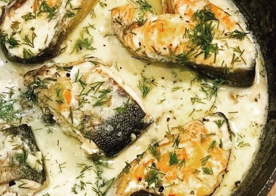 Форель в сметанном соусе