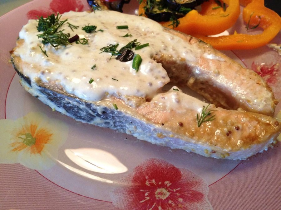 Лимонно чесночный соус на лососе