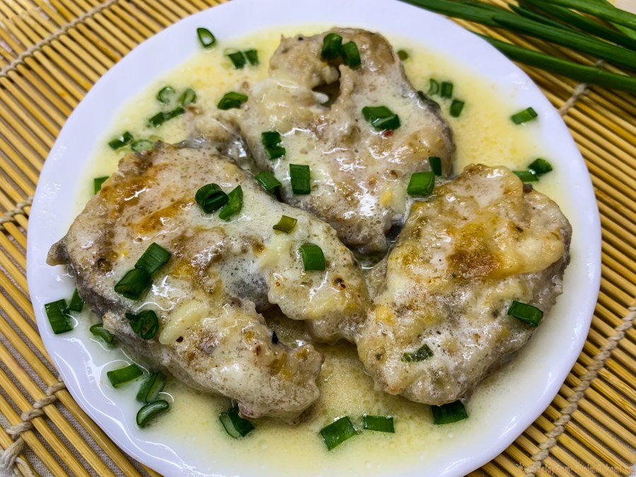 Рыба, запеченная в сметане