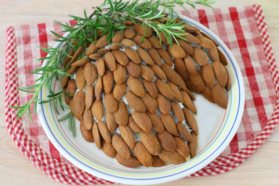 Салат еловые шишки