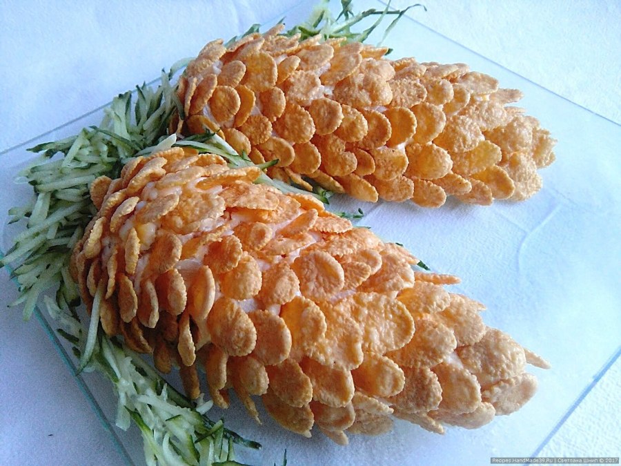 Новогодний салат "Сосновая шишка"