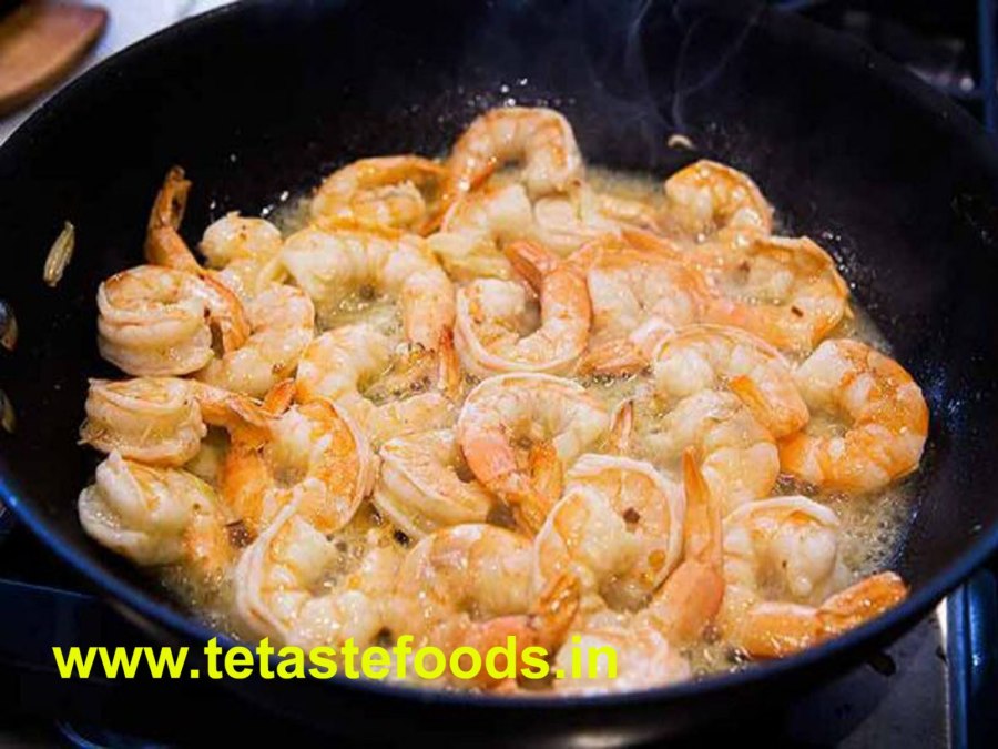 Креветки в чесночном соусе