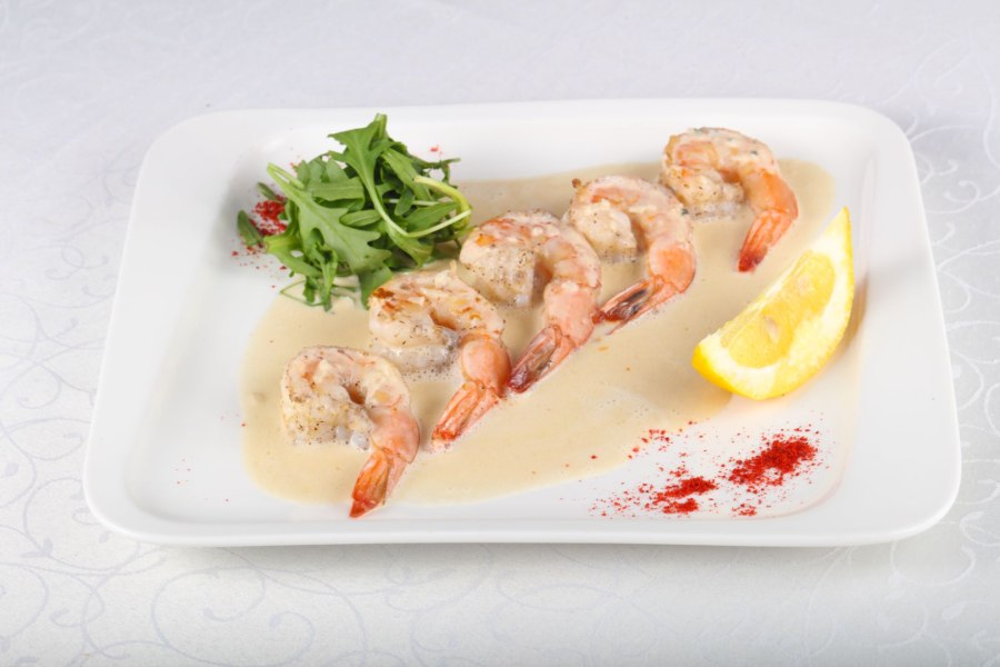 Креветки в сливочно-чесночном соусе