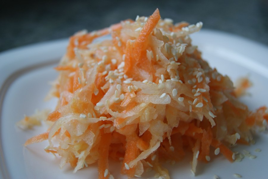 Любовь Ким морковь по корейски