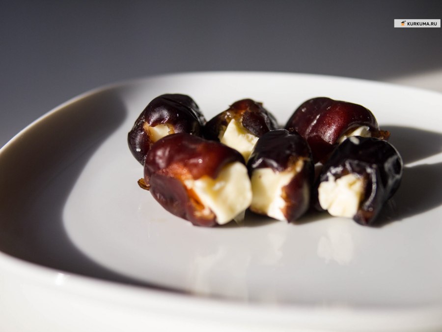 Прошутто с финиками