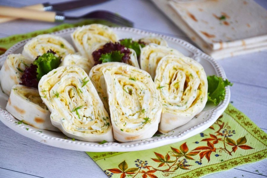 Рулетики из лаваша с сыром