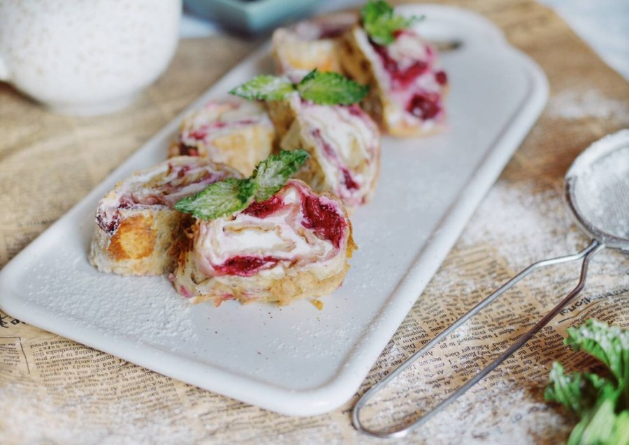 Рулет с творогом