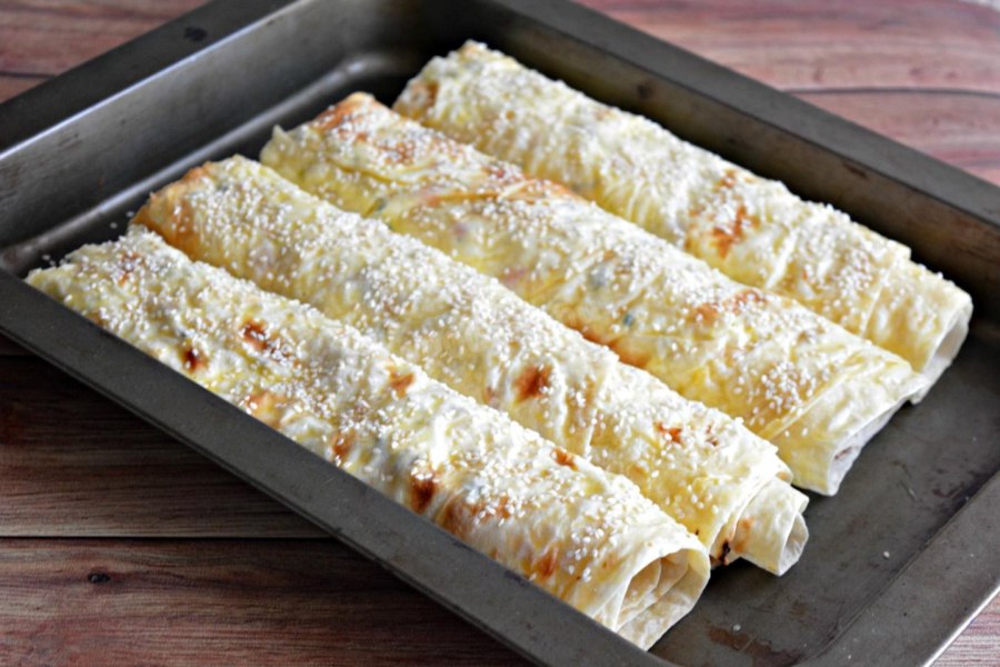 Рулетики из лаваша в духовке