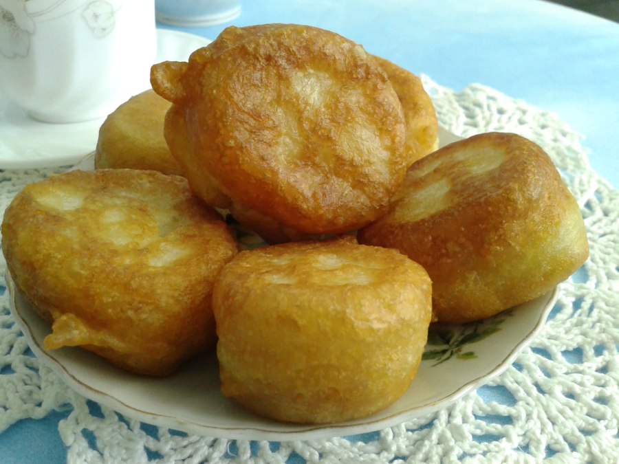 Пышки с сахарной пудрой