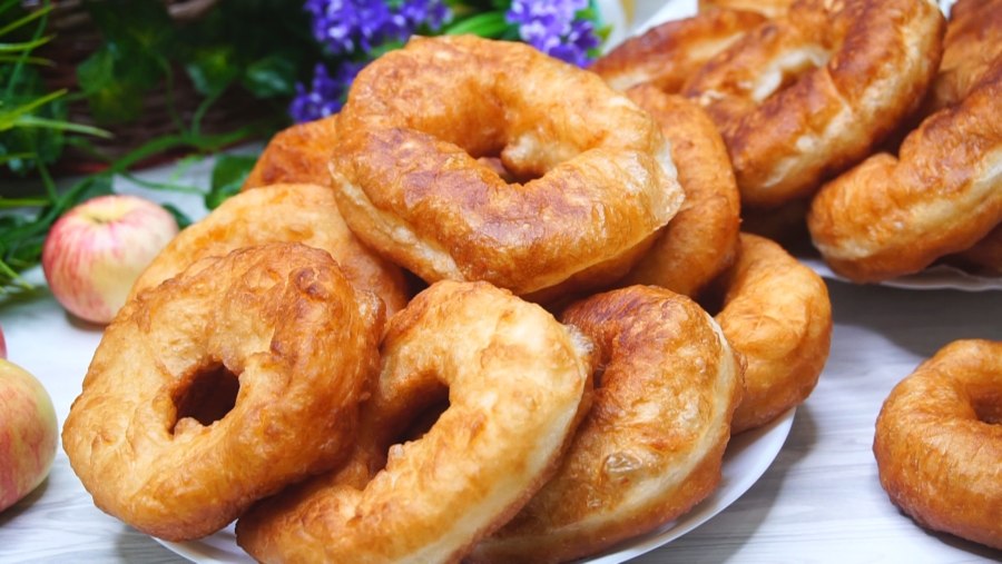 Пышки на сметане на сковороде без дрожжей