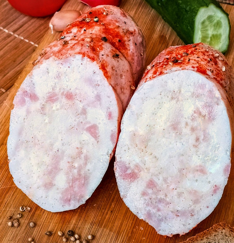 Блюдо в казане из копченых Колбасков