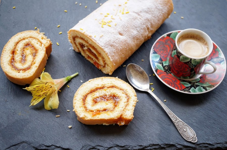 Рулет с джемом