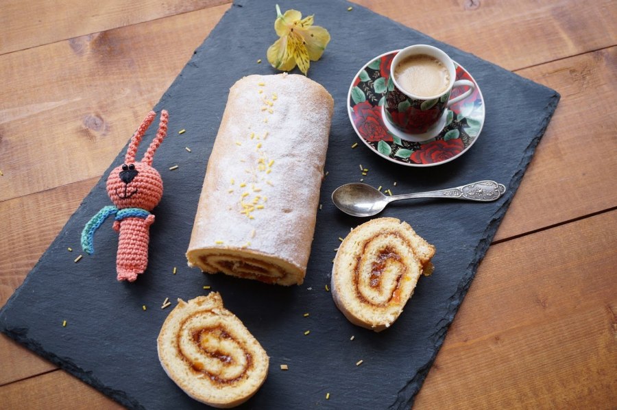 Рулет с джемом