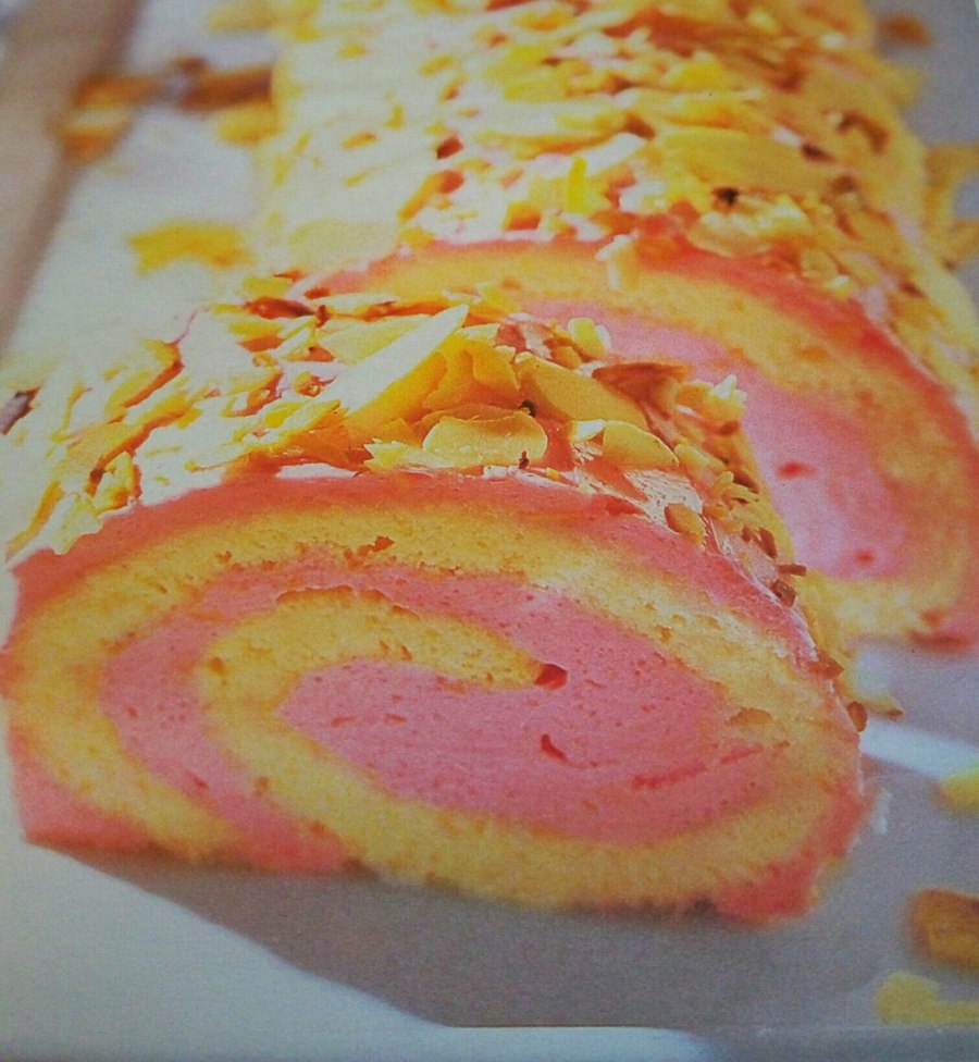 Рулет бисквитный быстрый в духовке с повидлом