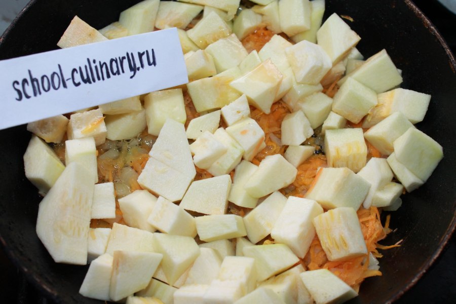 Овощное рагу в мультиварке