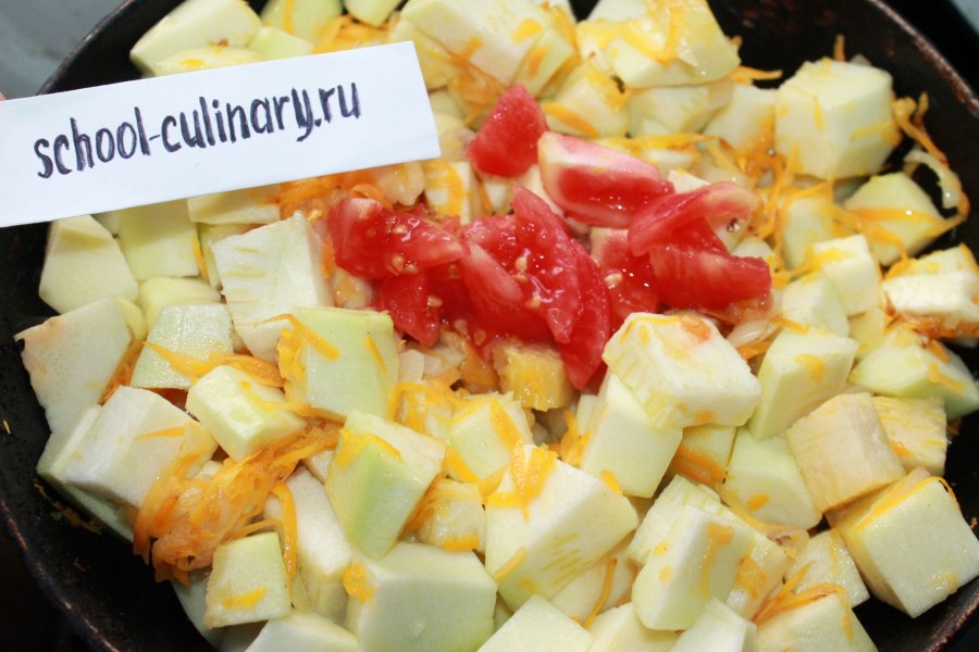 Помидоры с кабачками с водой с майонезом тушить